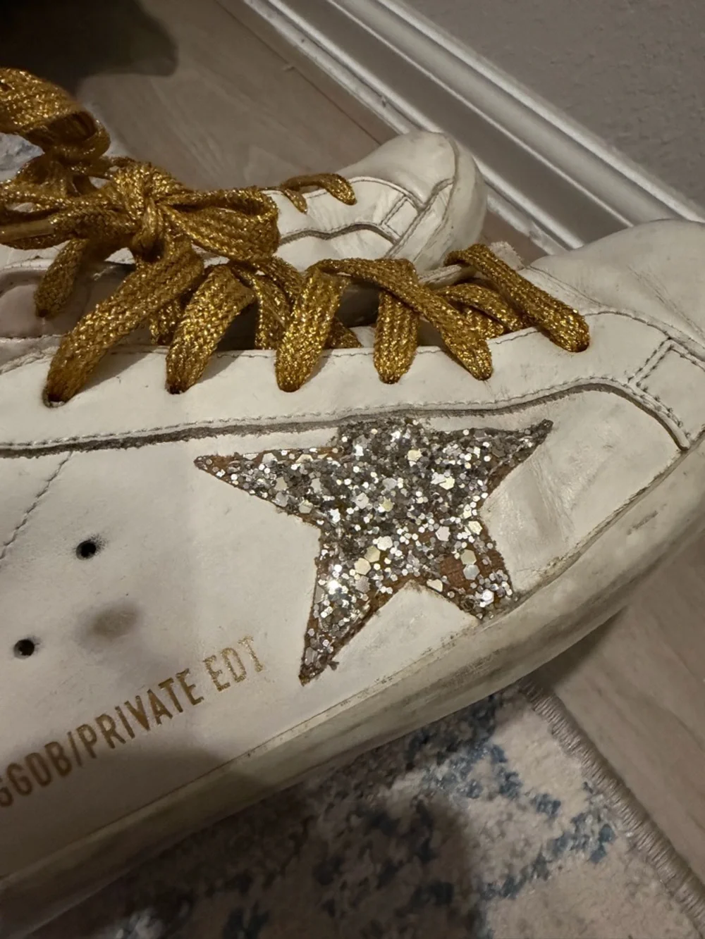 Golden Goose White Sneakers with Gold Star and Metallic Gold Laces - Picture 10 of 11